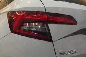 مصابيح سكودا كاروك 2022