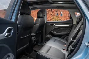 مقاعد إم جي ZS الكهربائية 2022 الخلفية