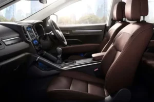 مقاعد رينو كوليوس 2022 الأمامية