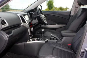 مقاعد سانج يونج تيفولي 2022 الأمامية