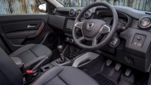 مقصورة رينو داستر 2022