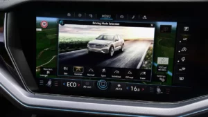 شاشة فولكس فاجن طوارق 2022