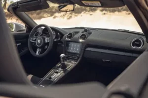 مقصورة بورش 718 2022