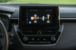 شاشة تويوتا كورولا 2023