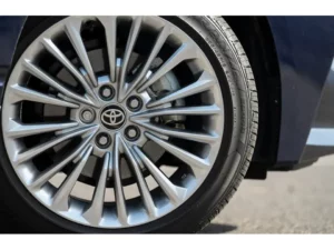 عجلة تويوتا أفالون 2023