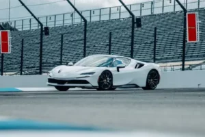 فيراري SF90 سترادالي 2022