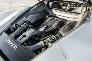 محرك فيراري F8 سبايدر 2022