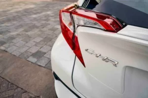 مصابيح تويوتا C-HR 2023