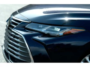 مصابيح تويوتا أفالون 2023 الأمامية