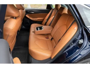 مقاعد تويوتا أفالون 2023 الخلفية