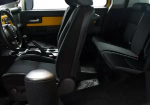 مقاعد تويوتا FJ كروزر 2023