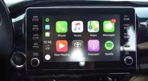 شاشة تويوتا هايلكس 2023