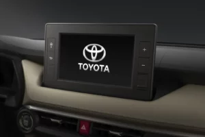 شاشة تويوتا ياريس 2023