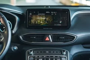 شاشة هيونداي سانتا في 2023