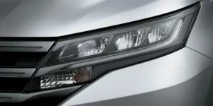 مصابيح تويوتا راش 2023 الأمامية