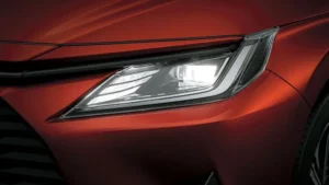 مصابيح تويوتا ياريس 2023