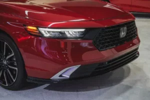 مصابيح هوندا أكورد 2023 الأمامية