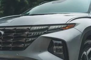 مصابيح هيونداي توسان 2023 الأمامية