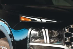 مصابيح هيونداي سانتا في 2023 الأمامية