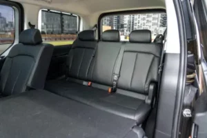 مقاعد هيونداي ستاريا 2023 الخلفية