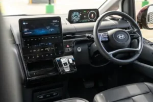 مقصورة هيونداي ستاريا 2023