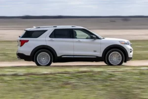 جانب فورد إكسبلورر 2023