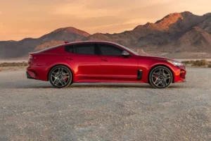 جانب كيا ستينجر 2023