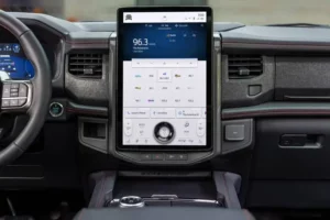 شاشة فورد اكسبدشن 2023