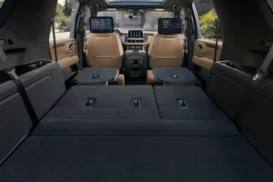 صندوق تحميل شيفروليه سوبربان 2023 مع طي المقاعد