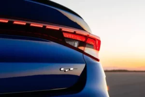 مصابيح كيا K5 2023 الخلفية