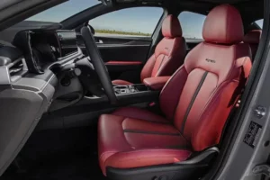 مقاعد كيا K5 2023 الأمامية