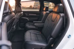 مقاعد كيا تيلورايد 2023 الخلفية