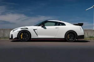 جانب نيسان GT-R 2023