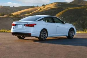 جانب نيسان ألتيما 2023