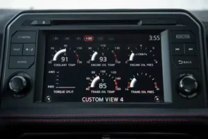 شاشة نيسان GT-R 2023