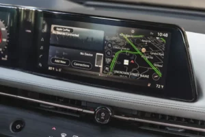 شاشة نيسان أريا 2023