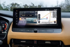 شاشة نيسان اكس تريل 2023