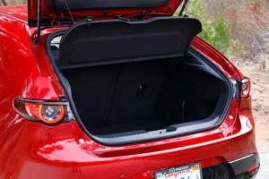 صندوق تحميل مازدا 3 2023