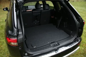 صندوق تحميل ميتسوبيشي أوتلاندر 2023