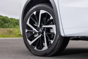 عجلة ميتسوبيشي أوتلاندر 2023