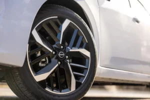 عجلة نيسان صني 2023