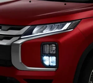 مصابيح ميتسوبيشي ASX 2023 الأمامية