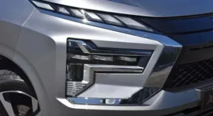 مصابيح ميتسوبيشي اكسباندر 2023 الأمامية