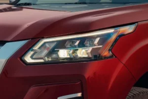 مصابيح نيسان اكستيرا 2023 الأمامية