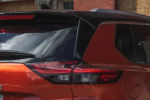 مصابيح نيسان روج 2023 الخلفية