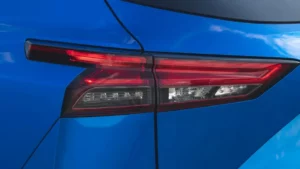 مصابيح نيسان قشقاي 2023 الخلفية
