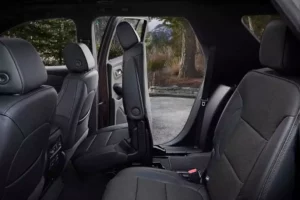 مقاعد شيفروليه ترافيرس 2023