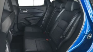 مقاعد نيسان قشقاي 2023 الخلفية