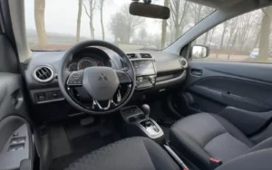 مقصورة ميتسوبيشي سبيس ستار 2023