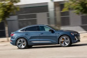 جانب أودي E ترون 2023